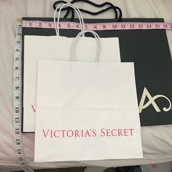 Gift Bags & Box - Picture 4 of 16